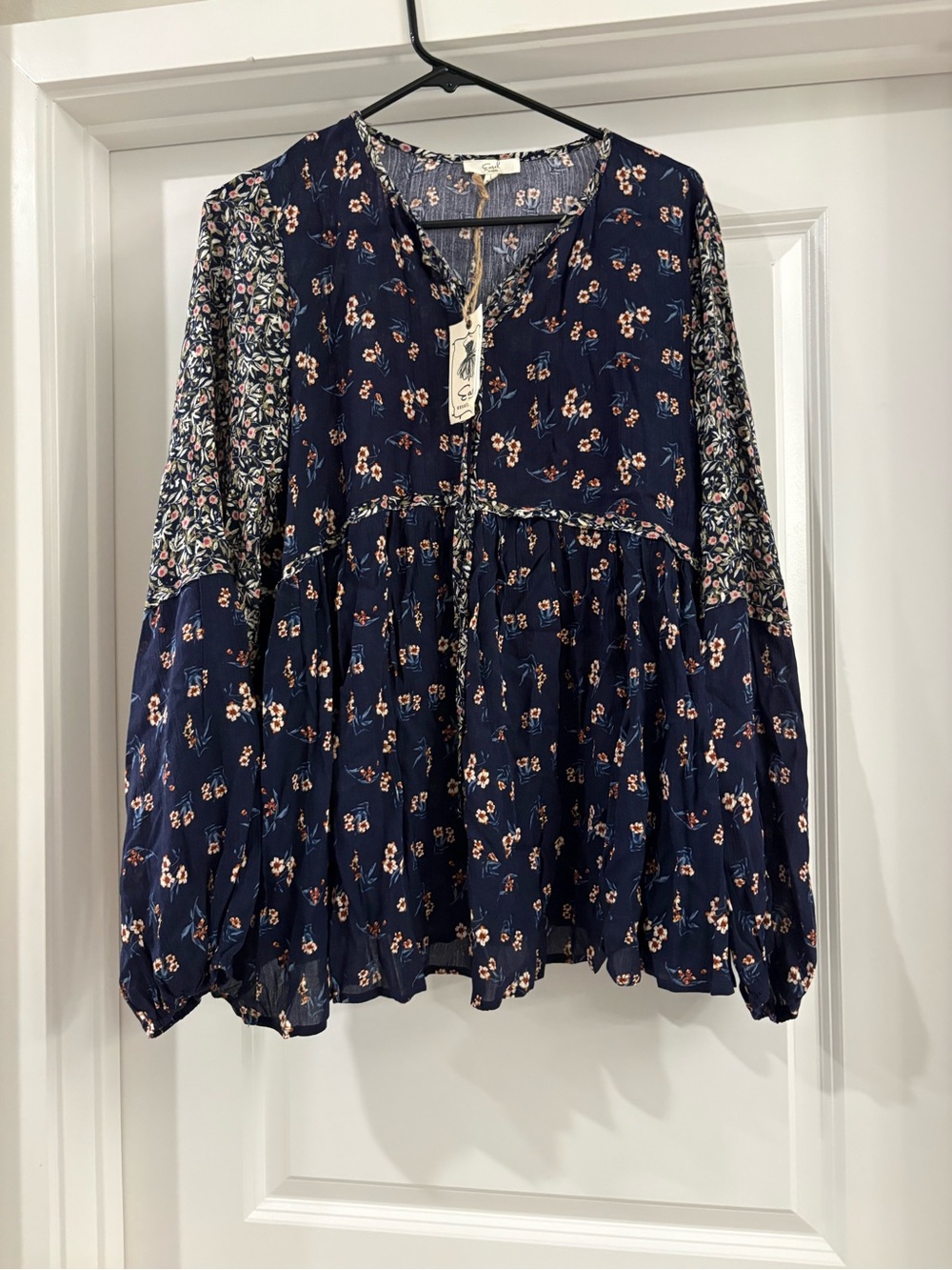 NWT Easel Los Angeles Bohemian Navy Floral Mixed-Sleeve Blouse